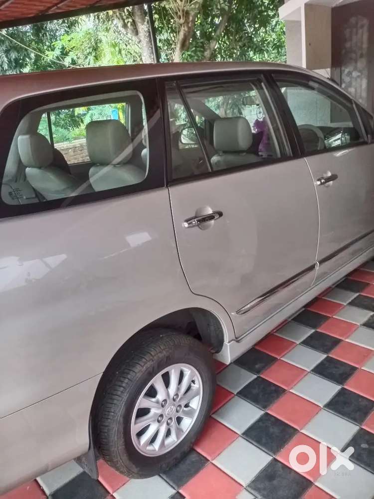 Toyota Innova 2015 Diesel 69900 Km Driven