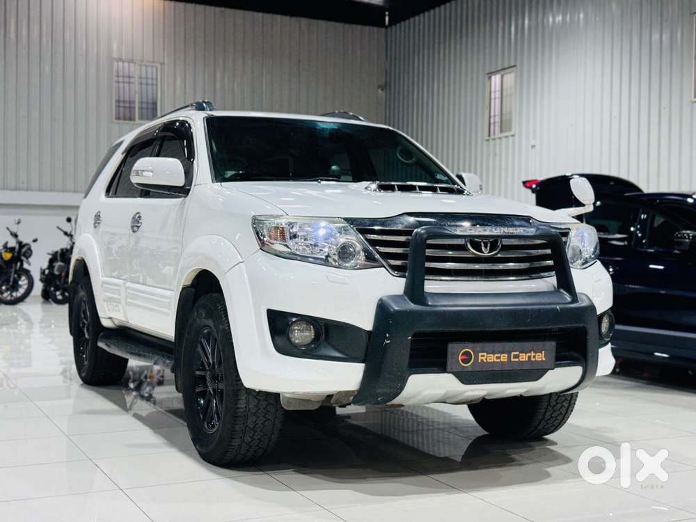Toyota Fortuner 4x4 Manual Limited Edition, 2014, Diesel