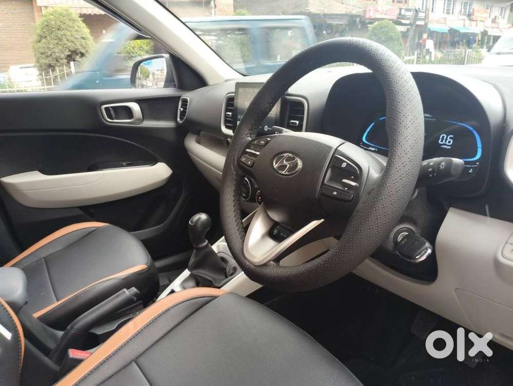 Hyundai Venue 1.2 S (o), 2024, Petrol