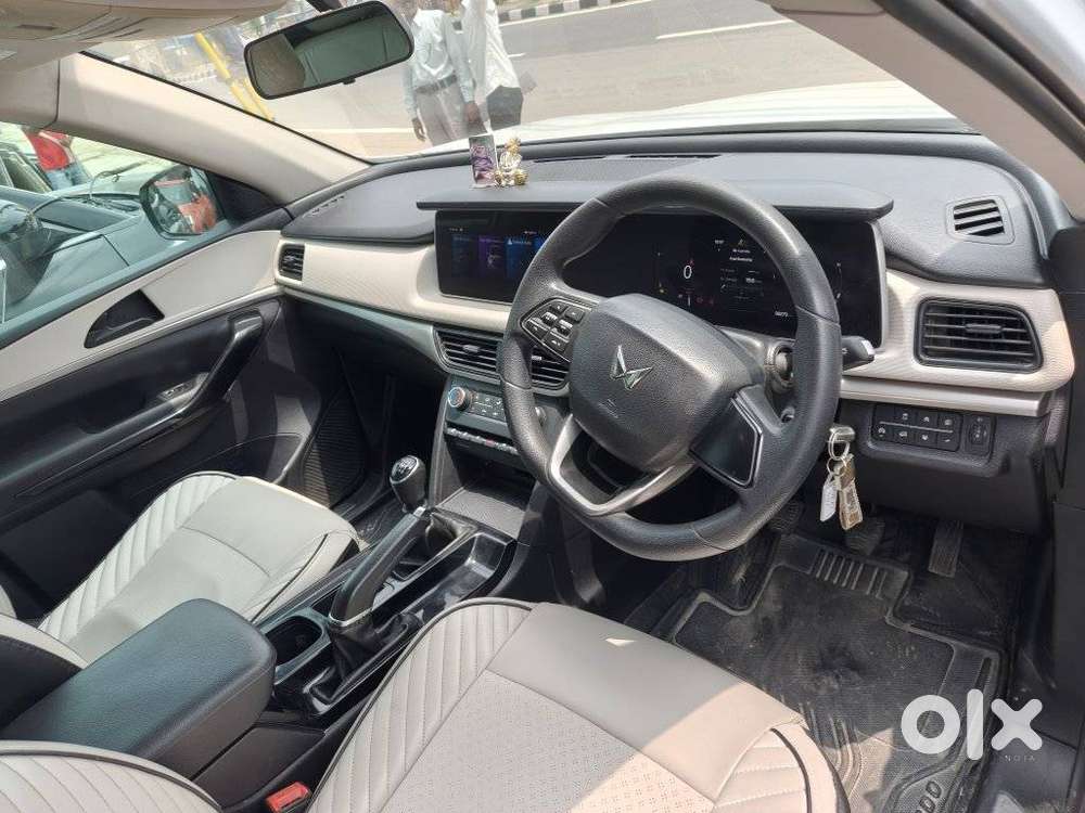 Mahindra Xuv700 2.2 Ax 5 Diesel Mt 7 Str, 2023, Diesel