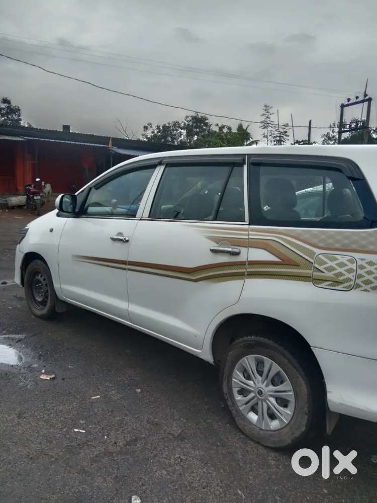 Toyota Innova 2.5 E 2010