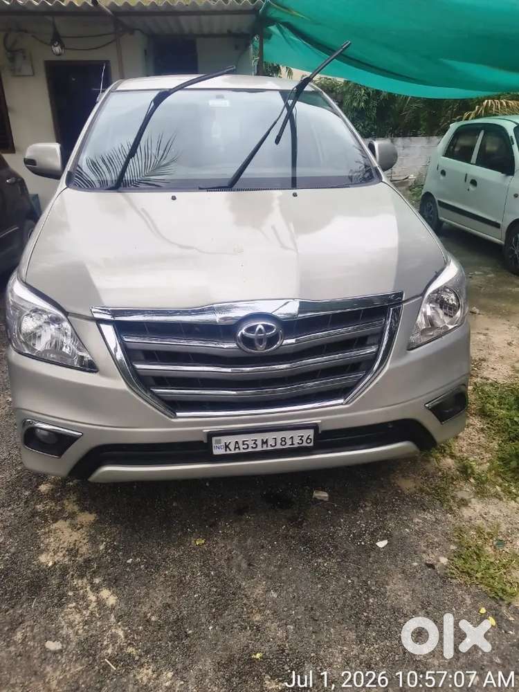 Toyota Innova 2.5 V 2012