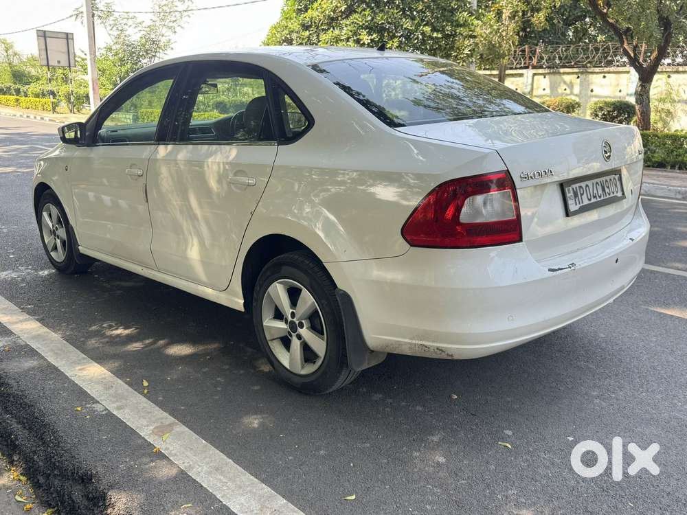 Skoda Rapid 1.6 Elegance Tdi At, 2015, Diesel