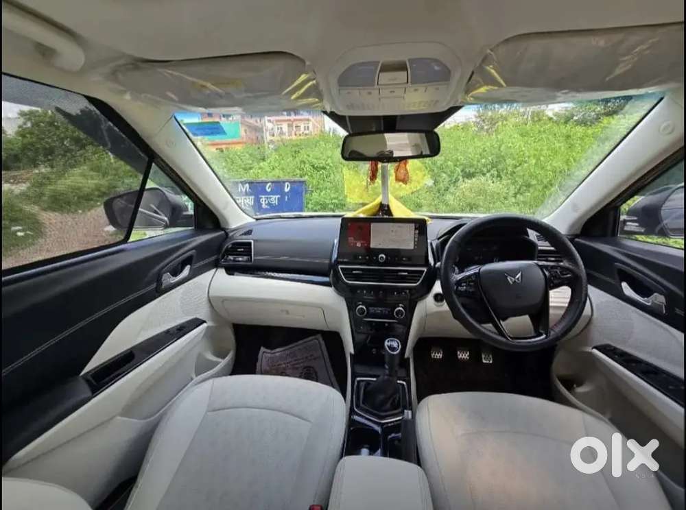 Mahindra Xuv 3xo 2025 Petrol 12000 Km Driven