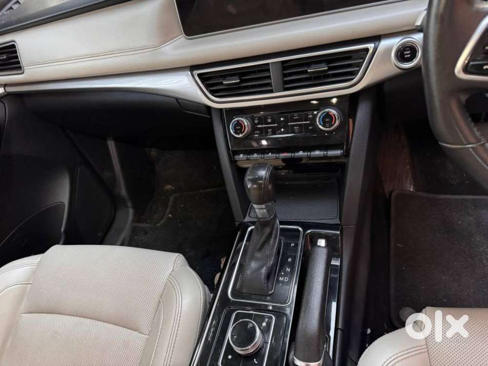 Mahindra Xuv700 2.0 Ax 7 Petrol At Str, 2021, Petrol