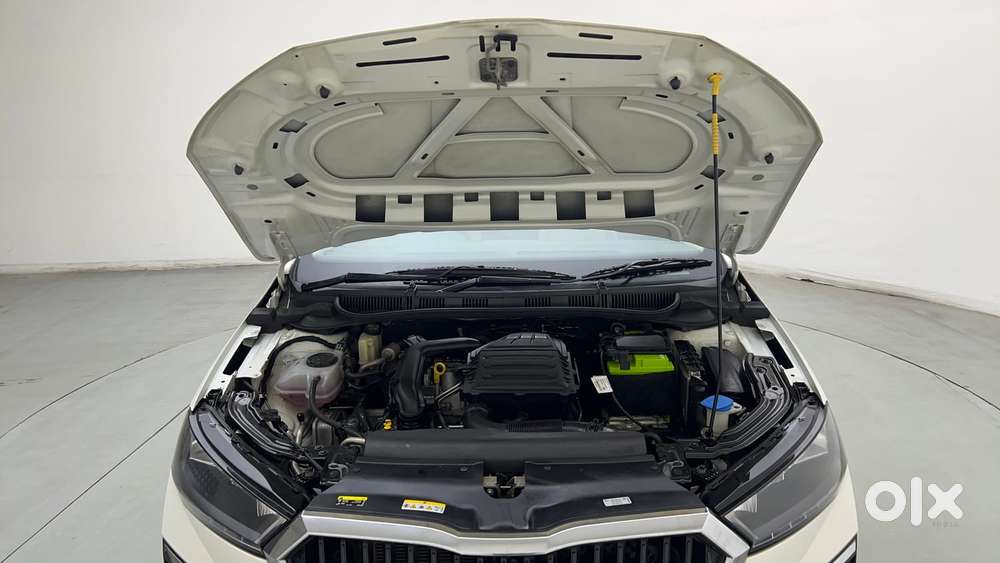 Skoda Slavia Ambition 1.0l Tsi At, 2022, Petrol