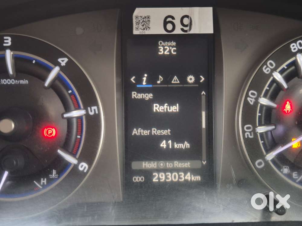 Toyota Innova Crysta 2.4 V 8 Str, 2017, Diesel