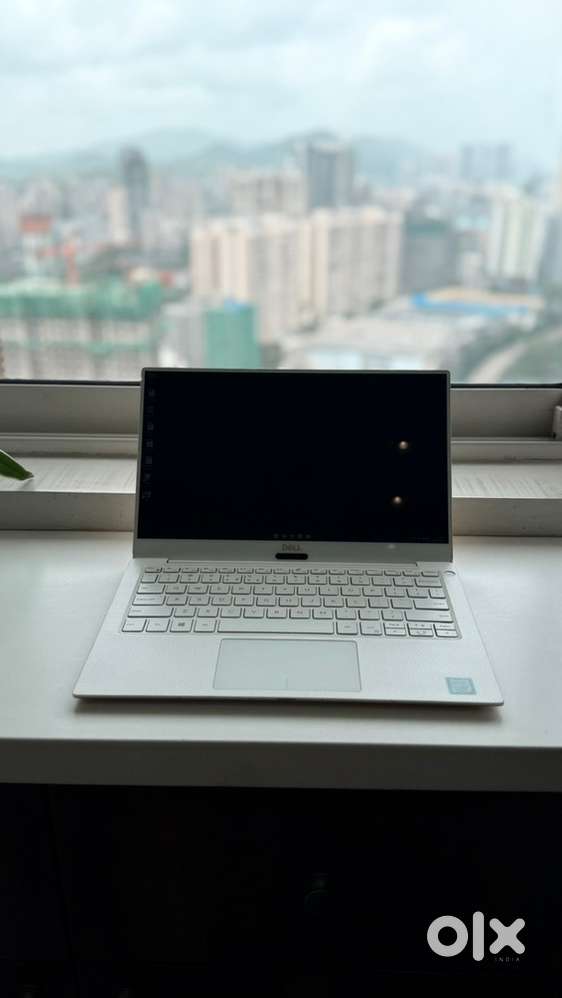 Dell XPS 13 9370 - Premium Ultrabook Laptop  13.3&rdquo;  SSD