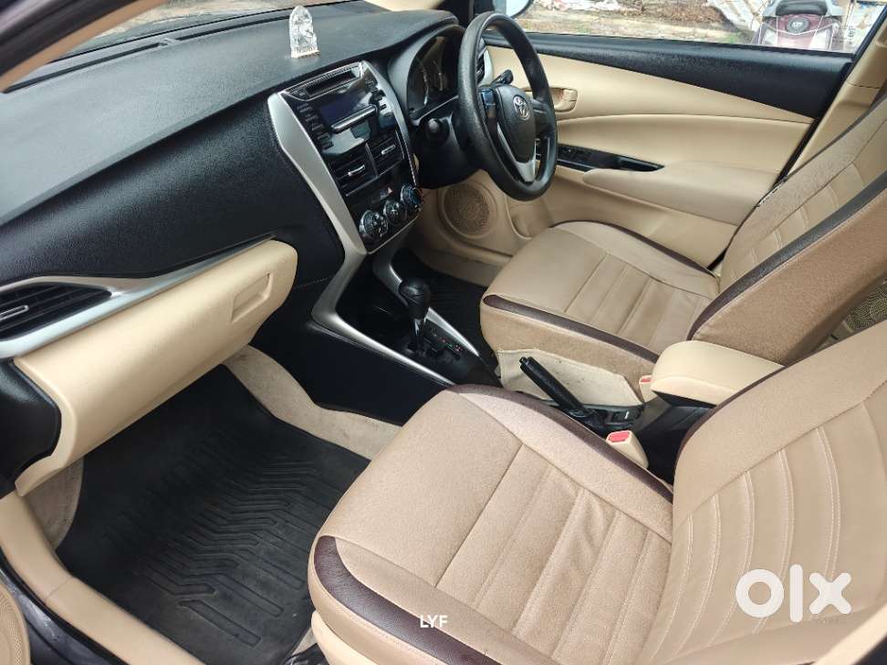 Toyota Yaris J Cvt, 2018, Petrol