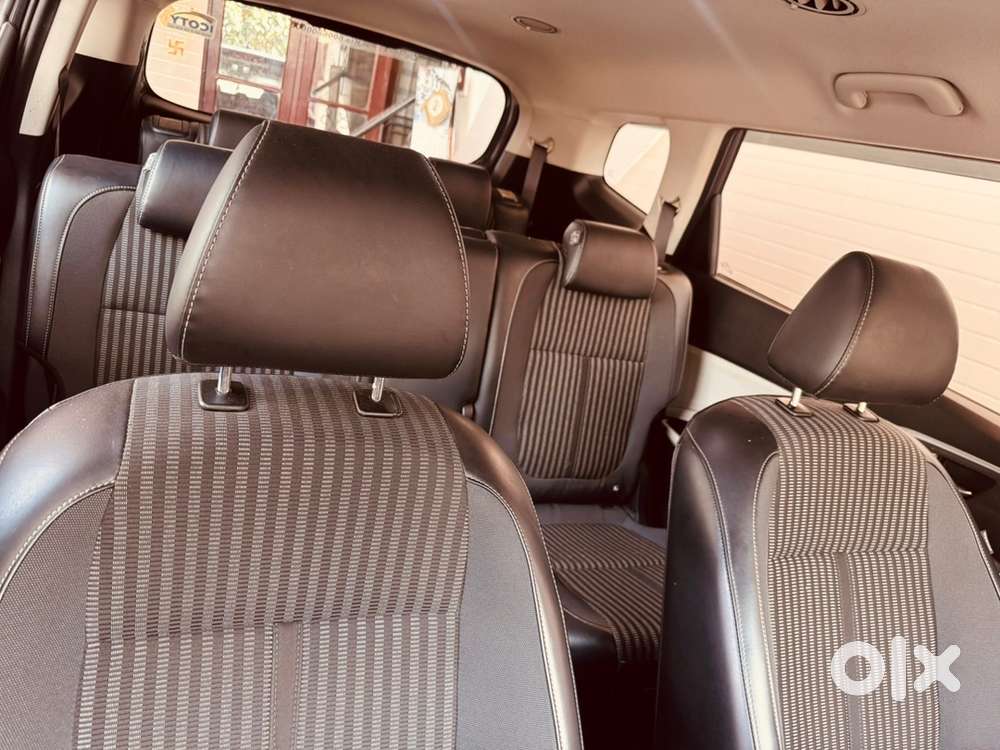 Kia Carens Petrol 2023