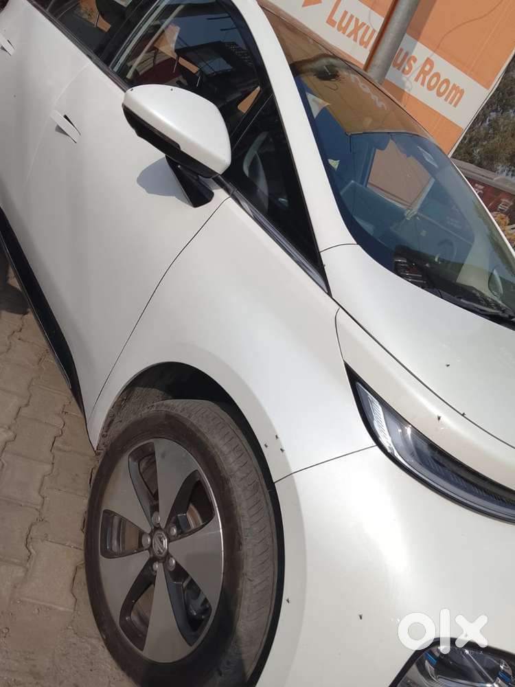 Mg Windsor Ev Essence, 2024, Electric