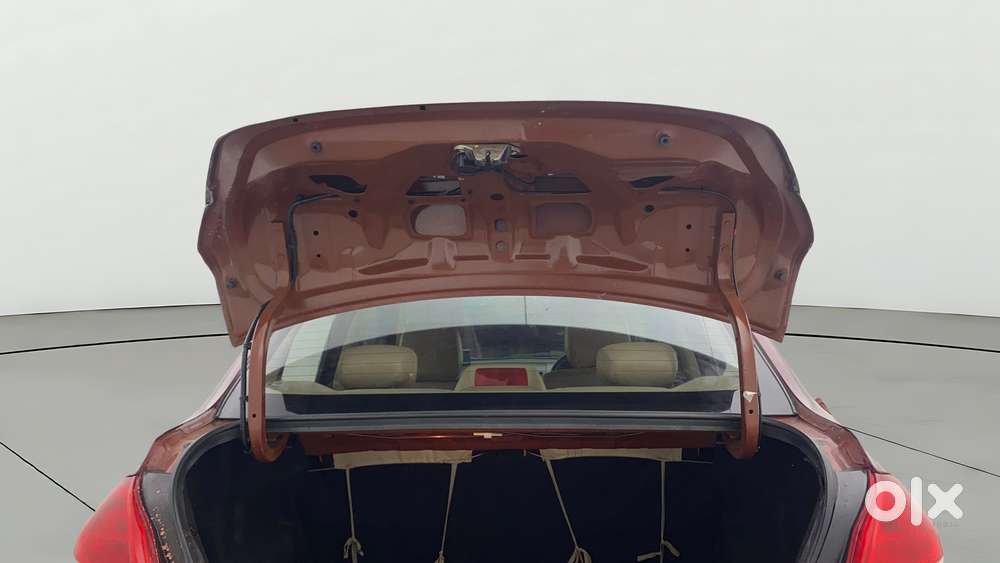 Maruti Suzuki Swift Dzire Amt Zdi, 2017, Diesel