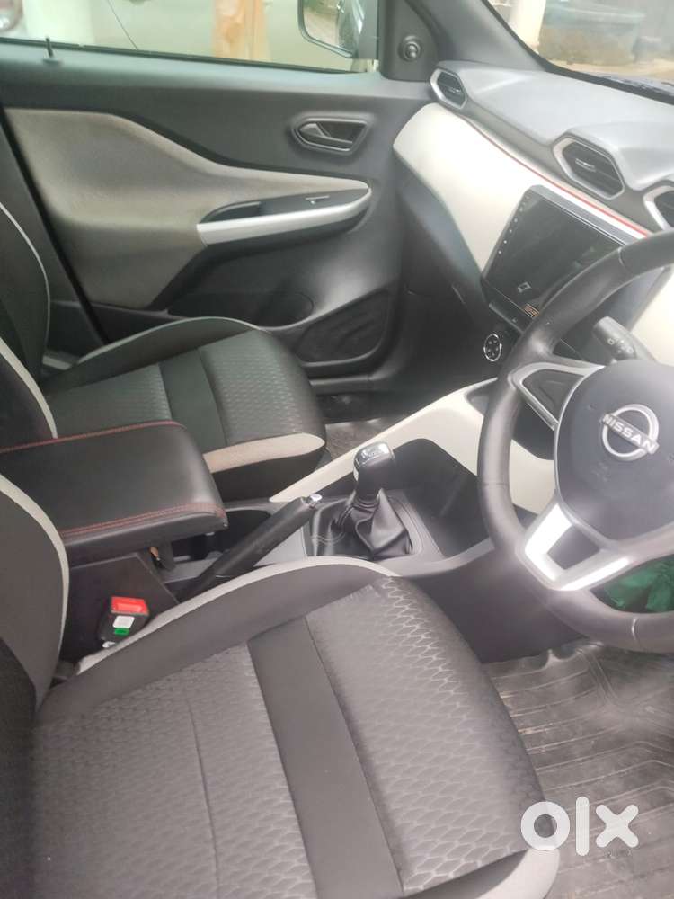 Nissan Magnite Kuro Edition 1.0 Turbo Petrol Mt, 2024, Petrol