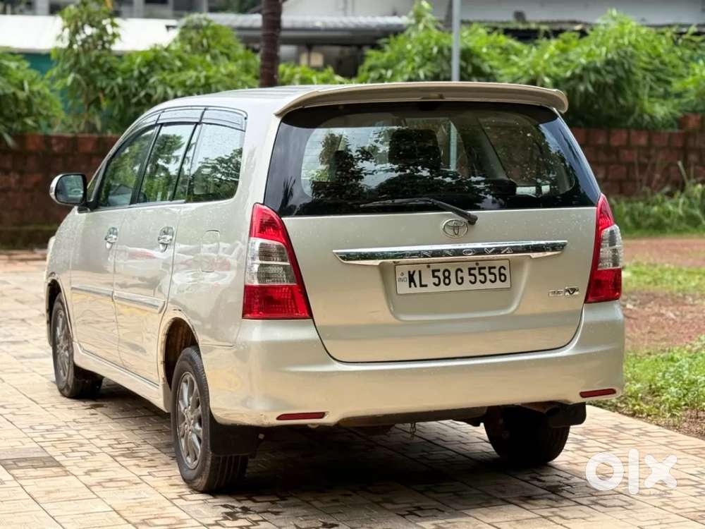 Toyota Innova 2.5 Vx 7 Seater Bs Iv, 2012, Diesel