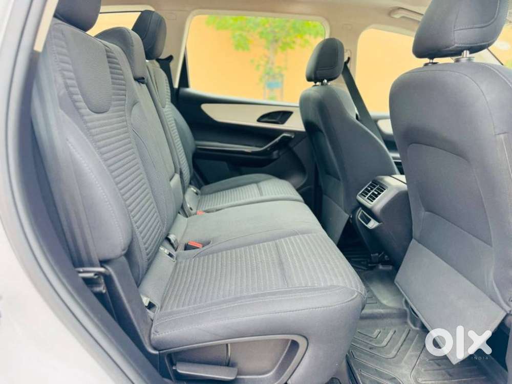 Mahindra Xuv700 2.2 Ax 5 Diesel At 7 Str, 2023, Diesel
