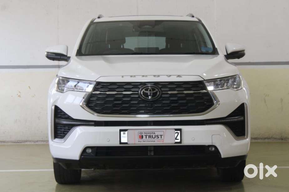 Toyota Innova Hycross 2.0 Zx Hybrid 7 Str, 2025, Petrol