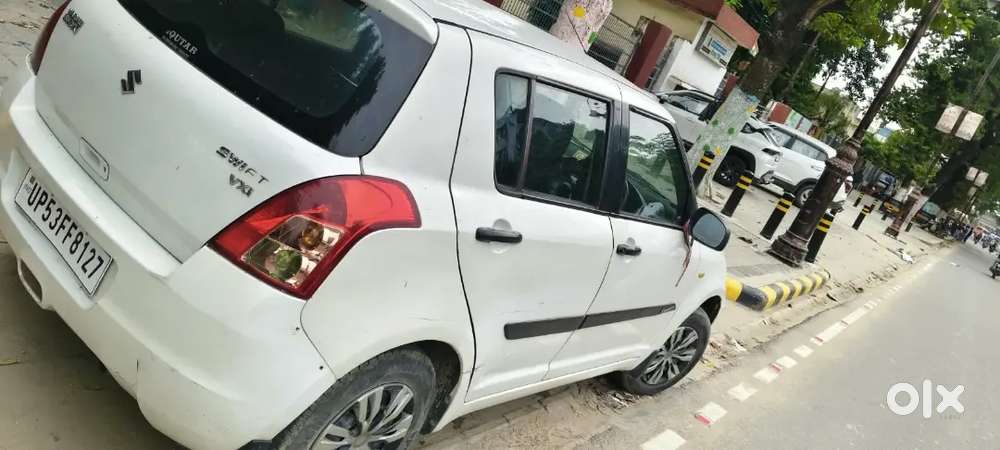 Maruti Suzuki Swift Vxi 2010 Oem Fitting Cng + Petrol
