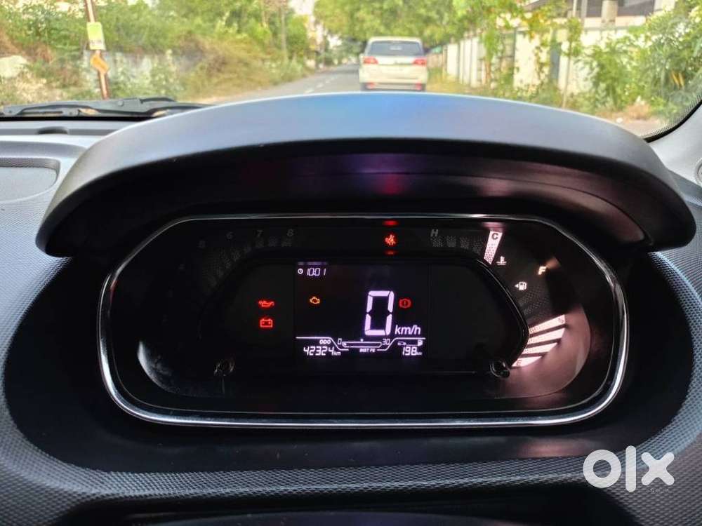 Tata Tiago 1.2 Revotron Xt (o), 2022, Petrol