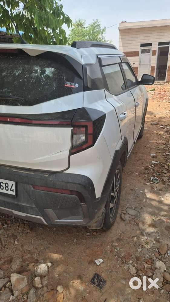 Mahindra Xuv 3xo 2025 Diesel Well Maintained