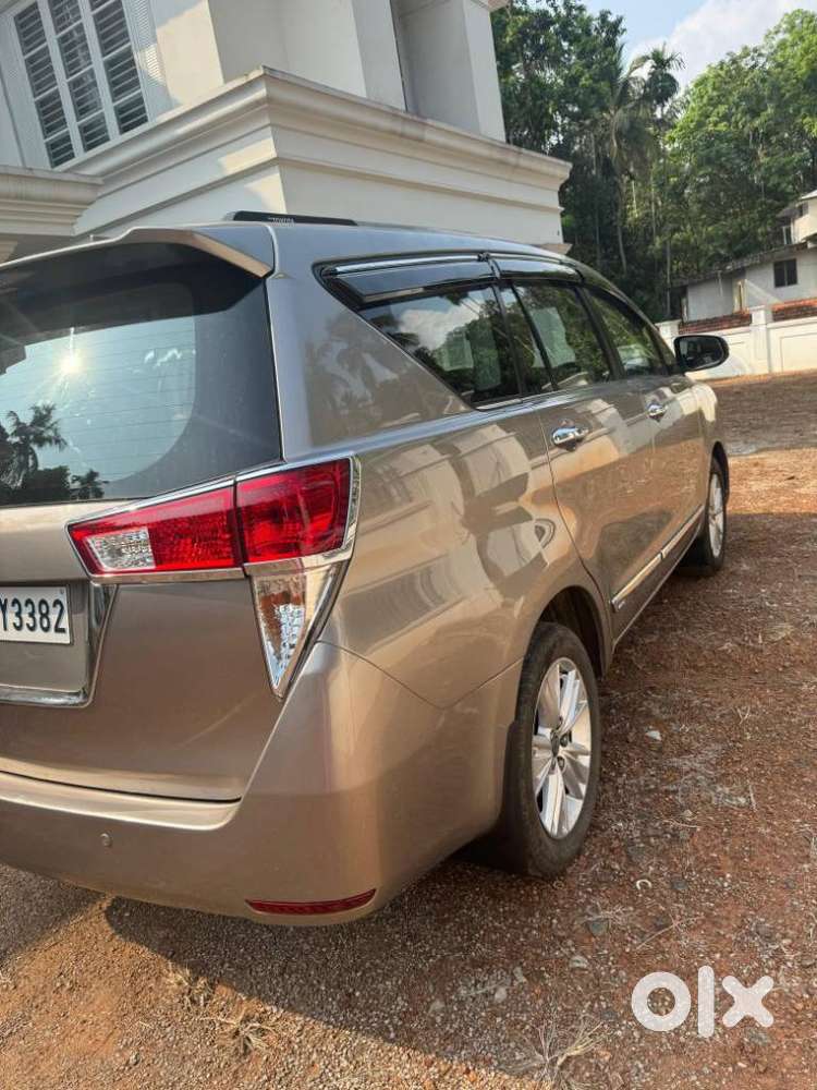 Toyota Innova Crysta 2.8z Automatic, 2016, Diesel