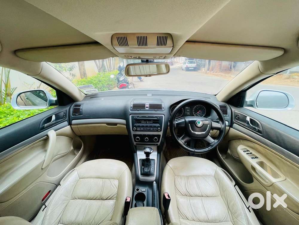 Skoda Laura Ambiente 2.0 Tdi Cr Automatic, 2010, Diesel