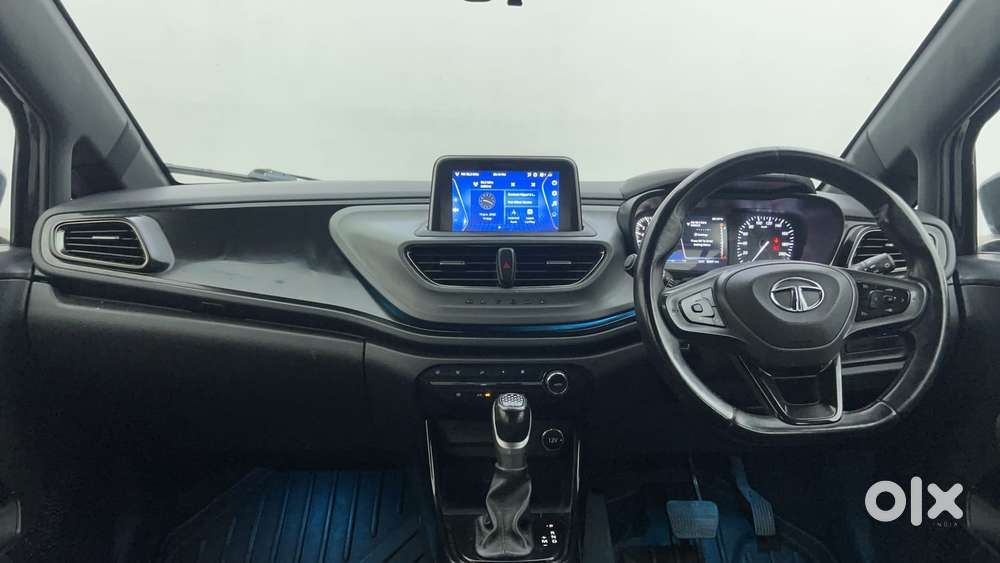 Tata Altroz 1.2 Xza Plus Dark Edition Dct, 2022, Petrol