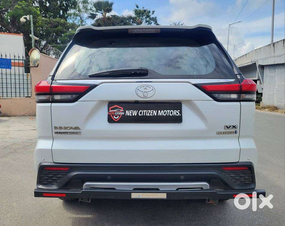 Toyota Innova Hycross 2.0 Vx Hybrid 8 Str, 2023, Petrol