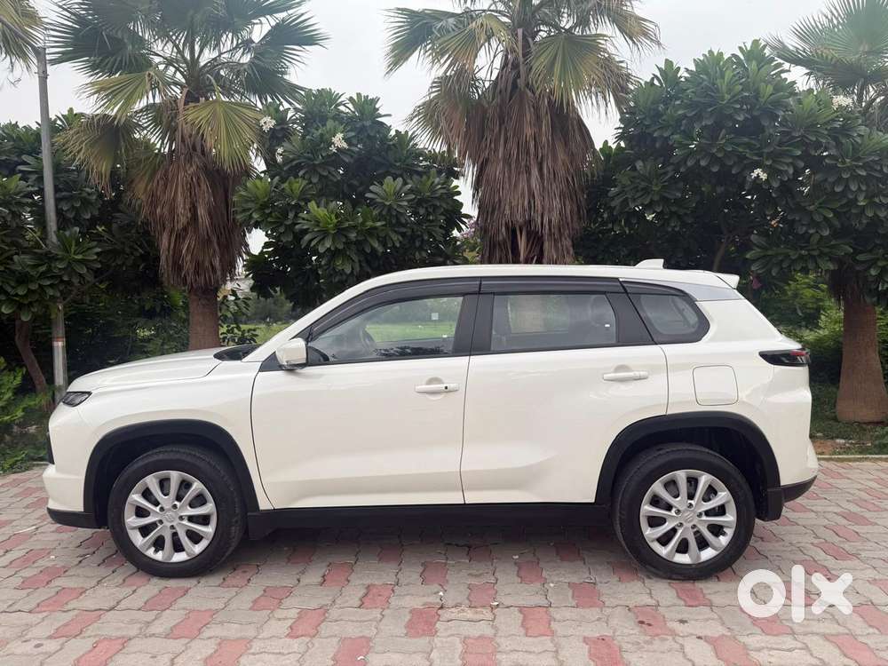 Maruti Suzuki Grand Vitara 1.5 Delta Smart Hybrid At, 2024, Petrol