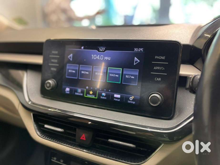 Skoda Slavia Ambition 1.0l Tsi At, 2022, Petrol