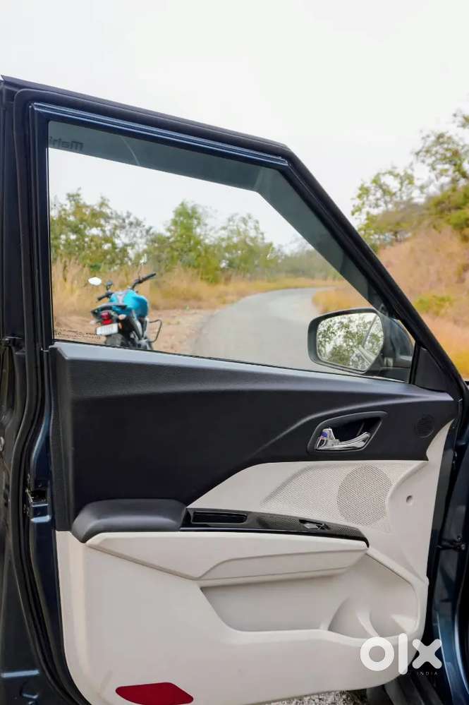 Mahindra Xuv300 Turbosport 2023 Diesel 42000 Km Driven