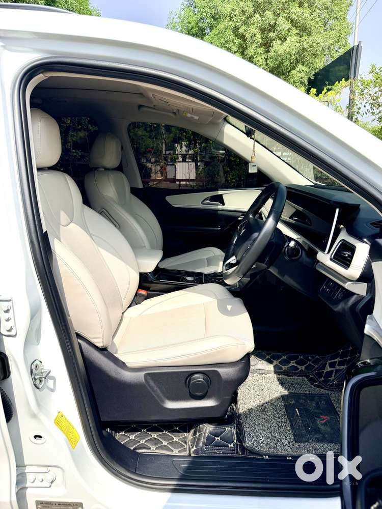 Mahindra Xuv700 2.2 Ax 7 Diesel At Luxury Pack Str, 2023, Diesel
