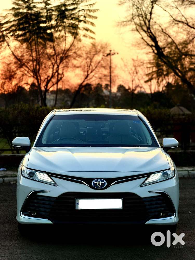 Toyota Camry Hybrid, 2022, Petrol