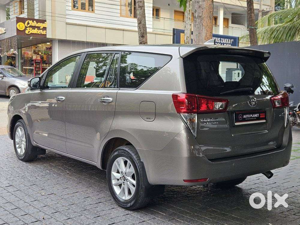Toyota Innova Crysta 2.4 V 8 Str, 2017, Diesel