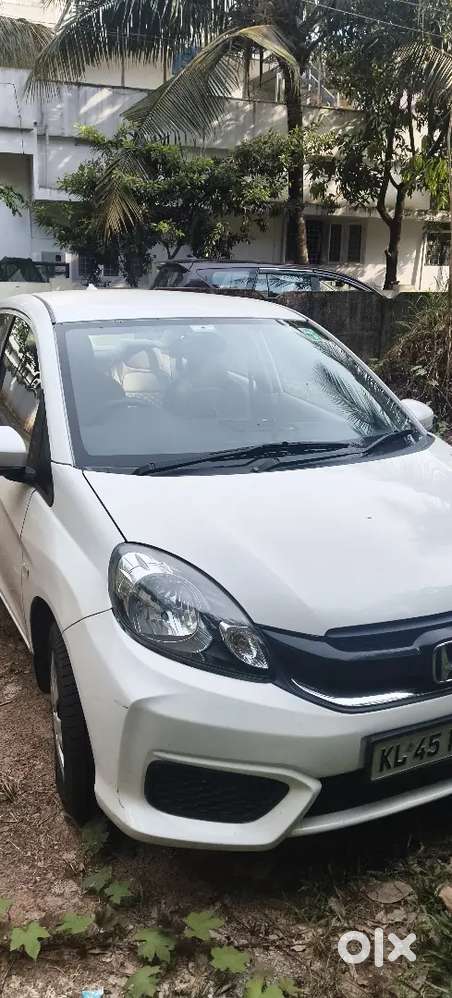 Honda Amaze 2nd Gen 2017 Petrol 44000 Km Driven Company History