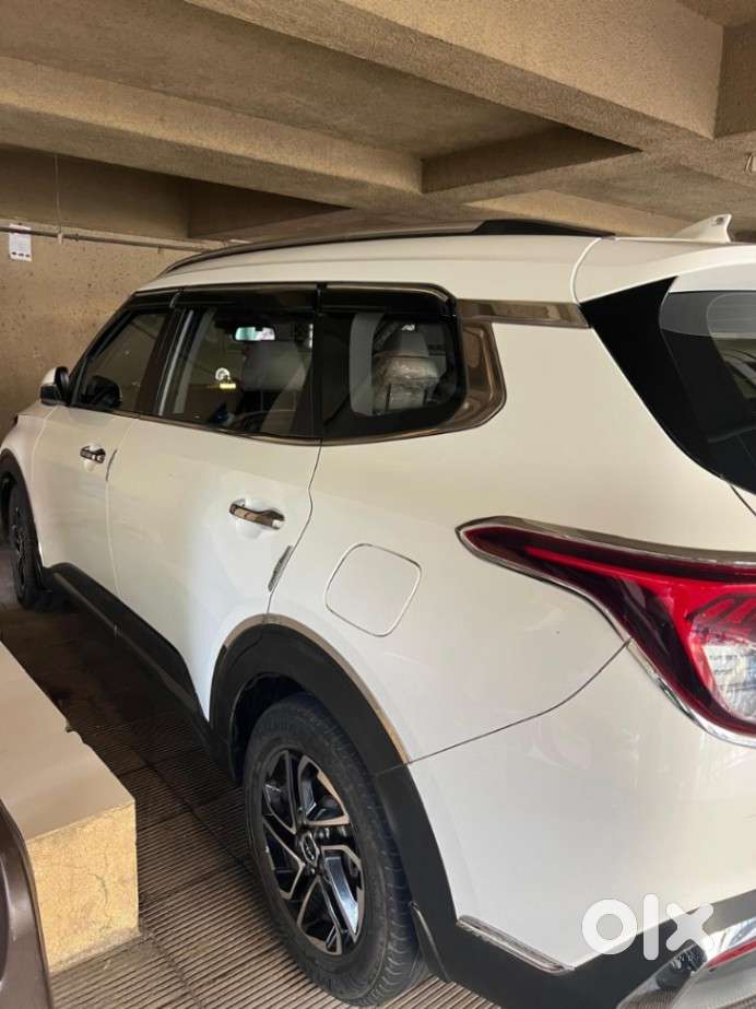 Kia Carens, 2022, Petrol