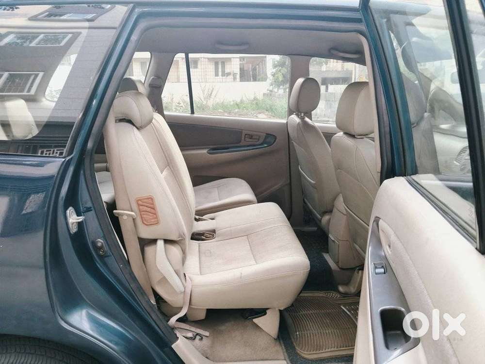 Toyota Innova 2.5 G (diesel) 8 Seater, 2005, Diesel