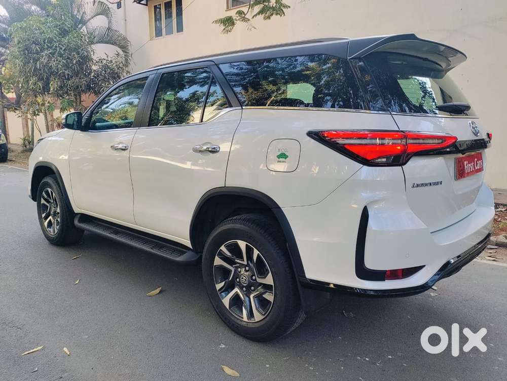 Toyota Fortuner Legender