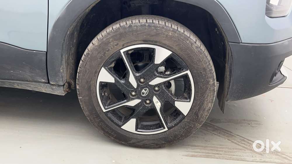 Tata Punch 1.2 Revotron Creative Amt Dual Tone, 2023, Petrol