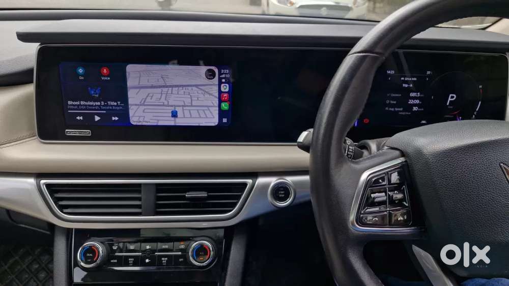 Mahindra Xuv700 2.0 Ax 7 Petrol At Str, 2022, Petrol