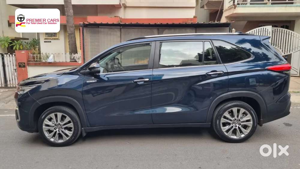 Toyota Innova Hycross 2.0 Zx (o) Hybrid 7 Str, 2023, Petrol