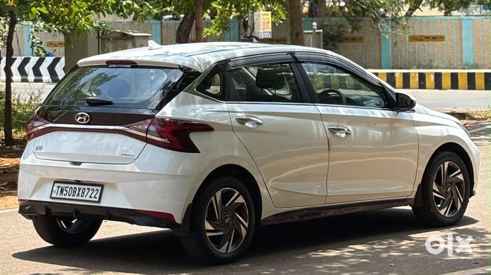 Hyundai I20 Asta (o) 1.2 Mt, 2023, Petrol