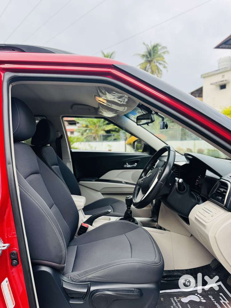 Mahindra Xuv300 W8, 2020, Petrol
