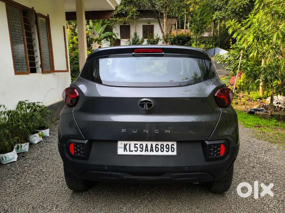 Tata Punch Pure (aug 2024)  5.8k Kms  Touchscreen & Jbl  Centre Loc