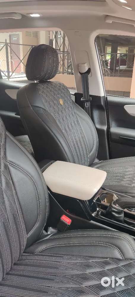 Xuv 700, As Good As New. Prime Condition. Premium Seat Covers