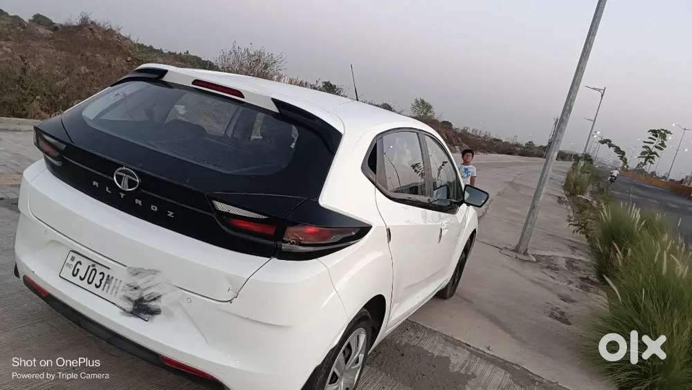 Tata Altroz Xm+ White Color