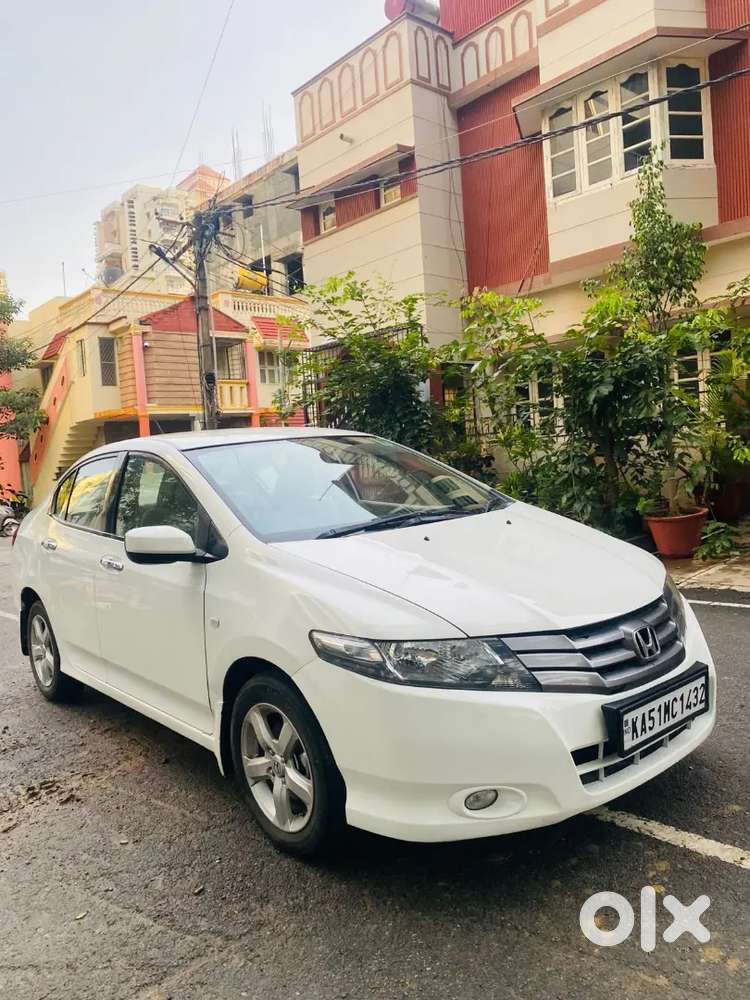Well Maintained 2011 Honda City Company Serviced