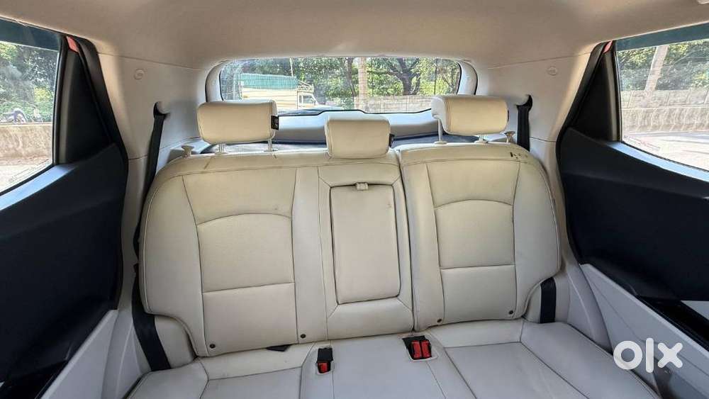 Mahindra Xuv300 W8 (o) 1.5 Diesel Amt, 2023, Diesel