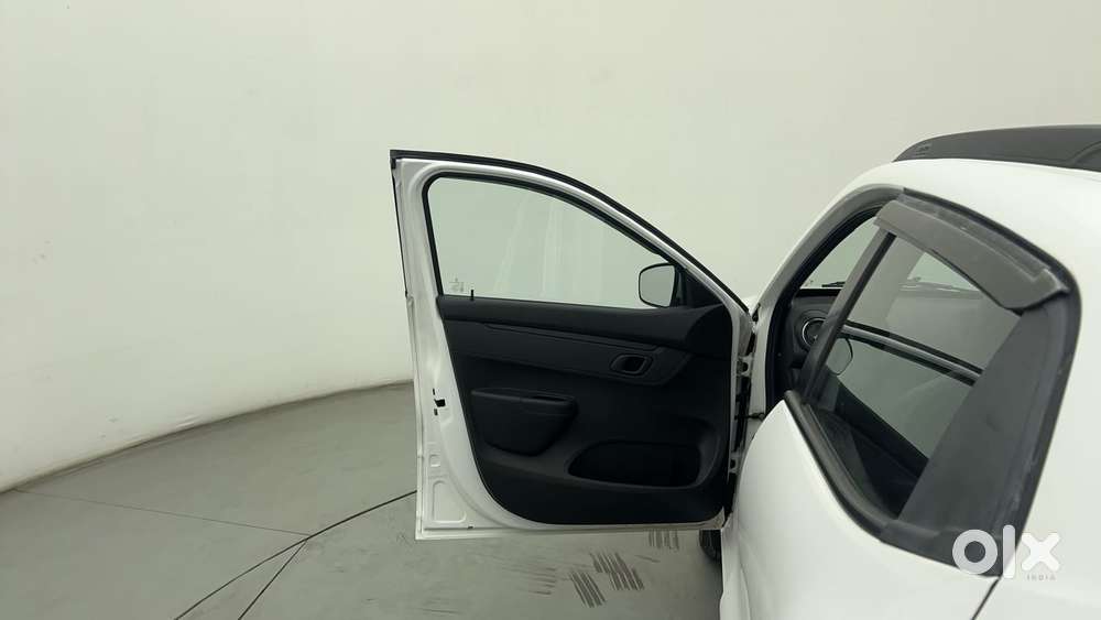 Renault Kwid 1.0 Rxt Amt, 2023, Petrol