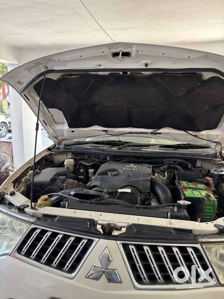 Mitbuishi Pajero Sports