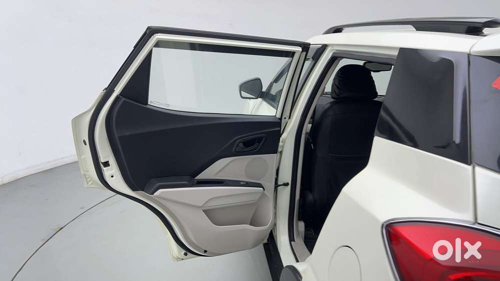 Mahindra Xuv300 1.2 W6 Amt Petrol, 2021, Petrol